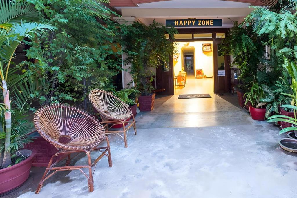 Happy Zone Hostel Siem Reap Exteriör bild