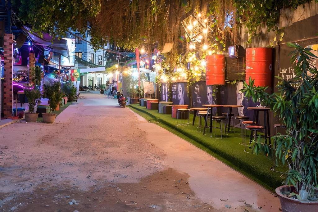 Happy Zone Hostel Siem Reap Exteriör bild