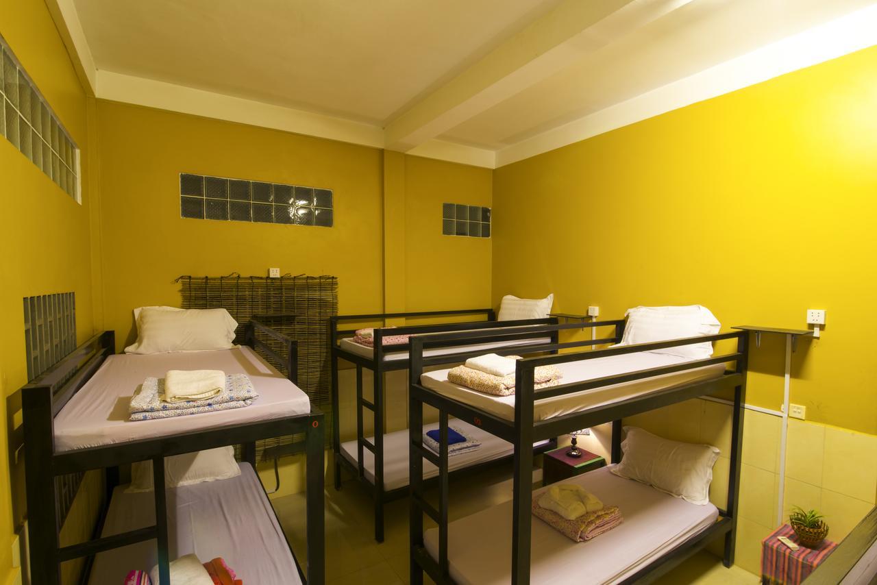 Happy Zone Hostel Siem Reap Exteriör bild